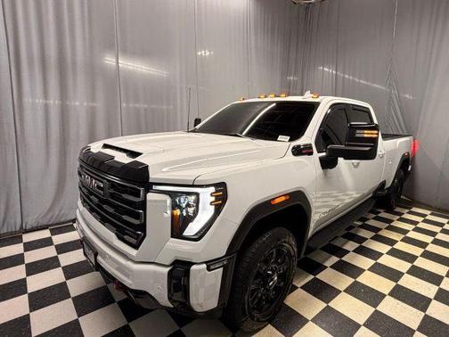 Summit White 2024 GMC Sierra 3500 AT4