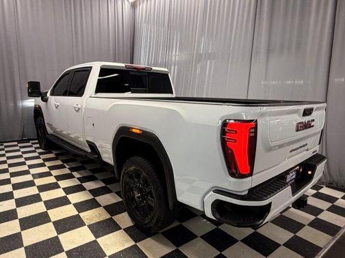Summit White 2024 GMC Sierra 3500 AT4