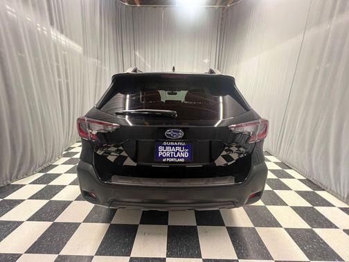 Crystal Black Silica 2024 Subaru Outback Onyx Edition XT