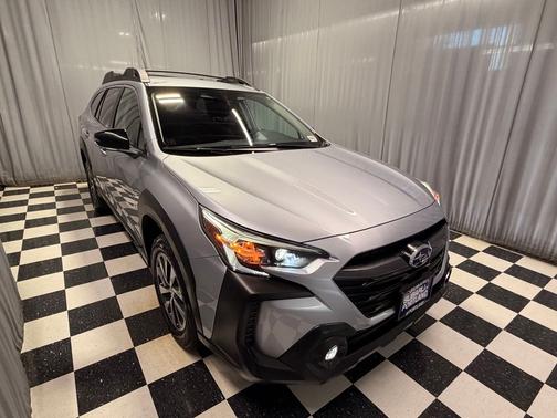 Ice Silver Metallic 2024 Subaru Outback Base