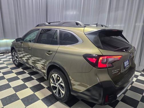 Green Metallic 2022 Subaru Outback Limited
