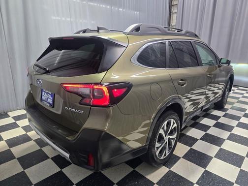 Green Metallic 2022 Subaru Outback Limited