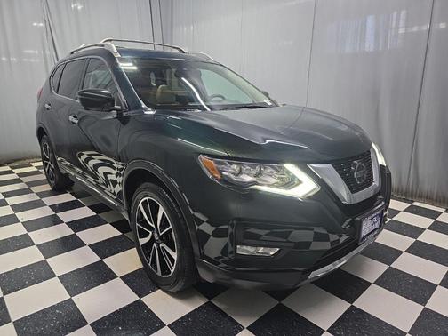 Midnight Pine Metallic 2019 Nissan Rogue SL