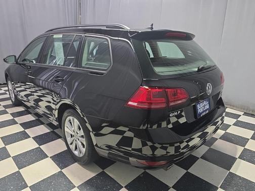 2017 Volkswagen Golf SportWagen TSI S