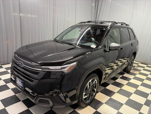 Crystal Black Silica 2025 Subaru Forester Limited