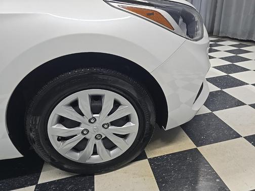 2021 Hyundai Accent SE