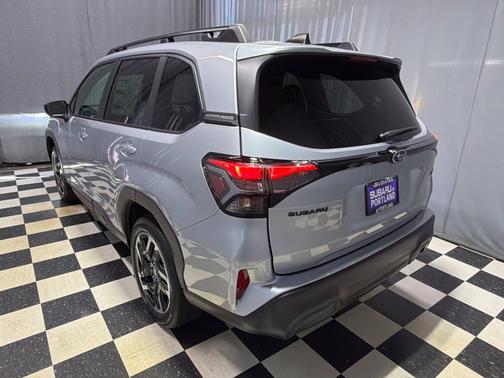 Ice Silver Metallic 2026 Subaru Forester AWD