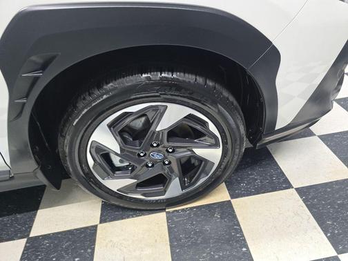 Crystal White Pearl 2025 Subaru Crosstrek Limited