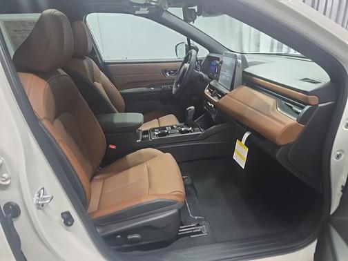 Crystal White Pearl 2026 Subaru Outback Touring XT