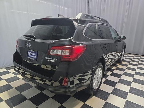 Crystal Black Silica 2017 Subaru Outback 2.5i Premium