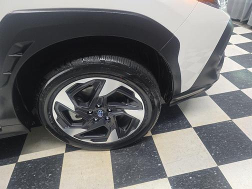 Crystal White Pearl 2025 Subaru Crosstrek Limited