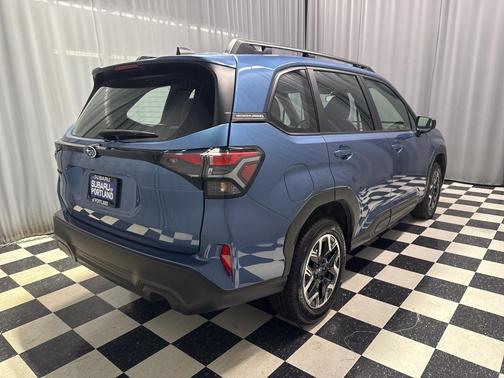 2025 Subaru Forester Base