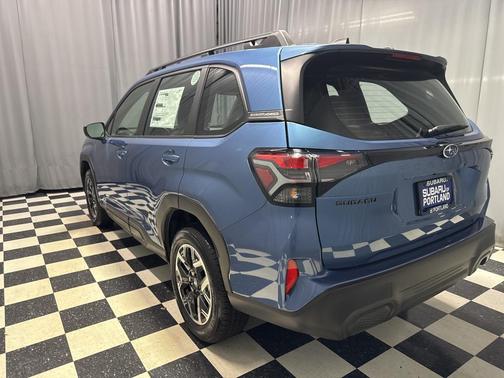 2025 Subaru Forester Base