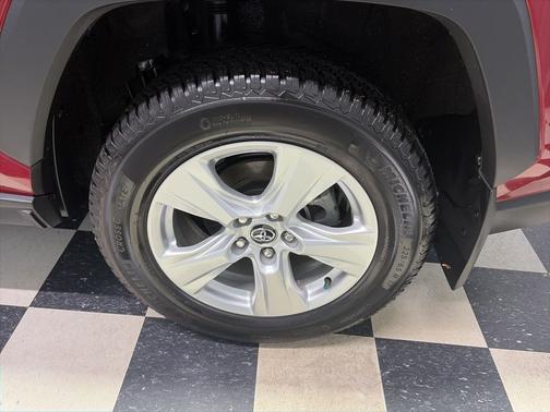 Pearl 2020 Toyota RAV4 Hybrid XLE
