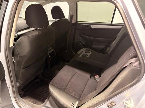 Ice Silver Metallic 2019 Subaru Outback 2.5i