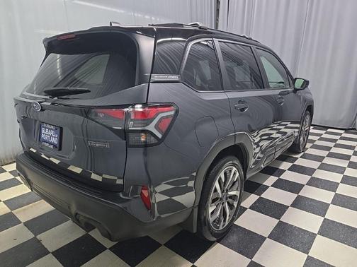 Crystal Black Silica 2025 Subaru Forester Hybrid Touring