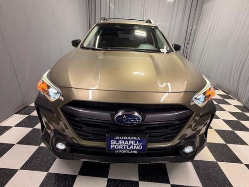 Green Metallic 2024 Subaru Outback Base