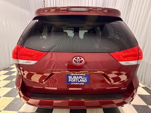 Salsa Red Pearl 2013 Toyota Sienna Base