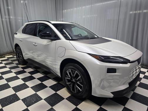 White Pearl 2026 Subaru Solterra Premium