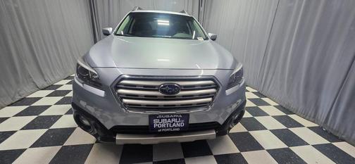 Ice Silver Metallic 2017 Subaru Outback 2.5i Limited