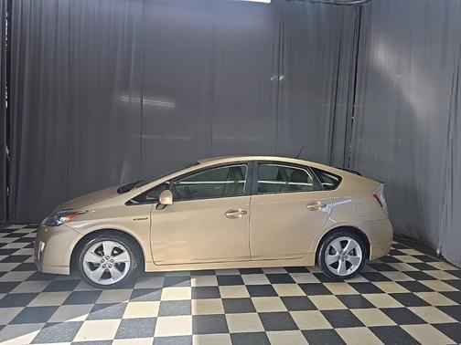 Sandy Beach Metallic 2011 Toyota Prius V