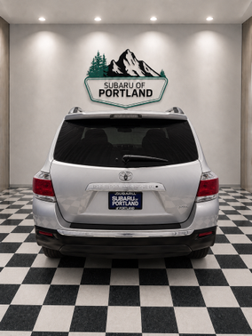 Classic Silver Metallic 2012 Toyota Highlander Limited