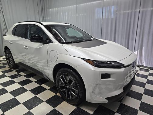 White Pearl 2026 Subaru Solterra Premium