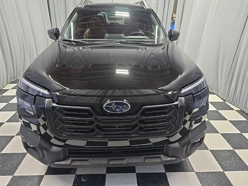 Crystal Black Silica 2026 Subaru Outback Touring XT