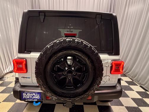Bright White Clearcoat 2023 Jeep Wrangler Rubicon 20th Anniversary Edition 4xe