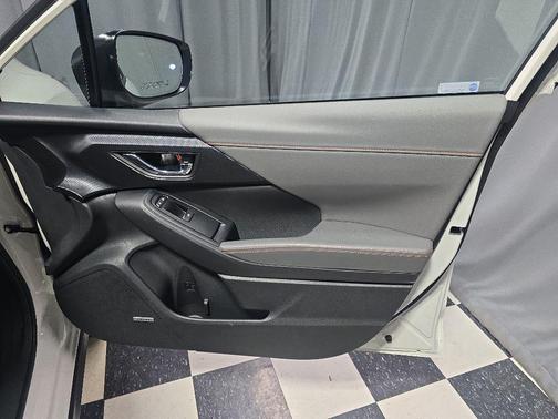 Crystal White Pearl 2025 Subaru Crosstrek Limited