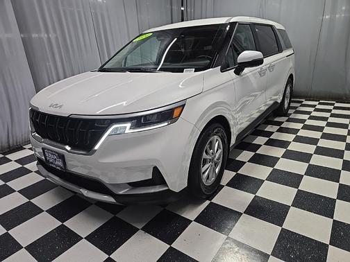 2024 Kia Carnival LX