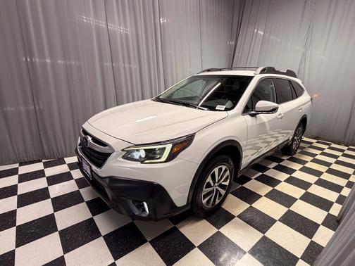 Crystal White Pearl 2021 Subaru Outback Base