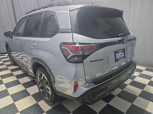 Ice Silver Metallic 2025 Subaru Forester Limited