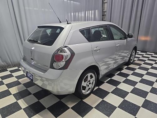 2009 Pontiac Vibe Base