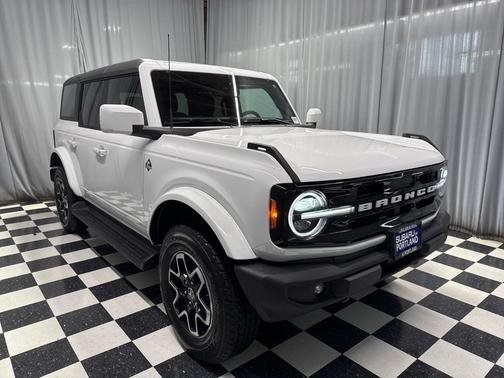 2025 Ford Bronco Outer Banks