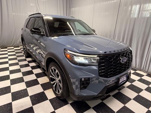 Vapor Blue 2025 Ford Explorer ST-Line