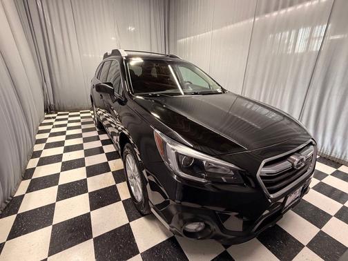 Crystal Black Silica 2019 Subaru Outback 2.5i Premium
