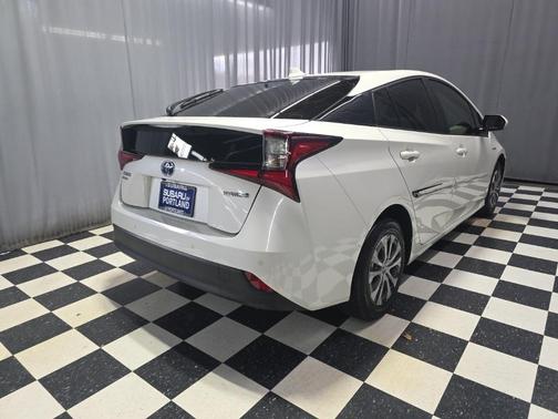 2019 Toyota Prius LE