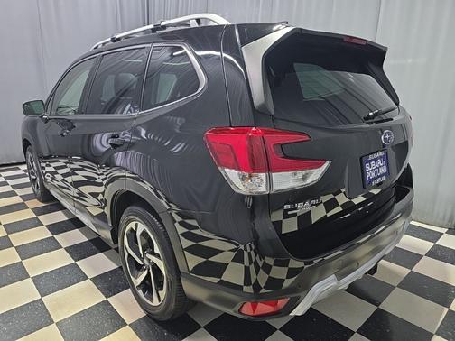 Crystal Black Silica 2023 Subaru Forester Base