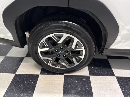 2025 Subaru Forester Premium