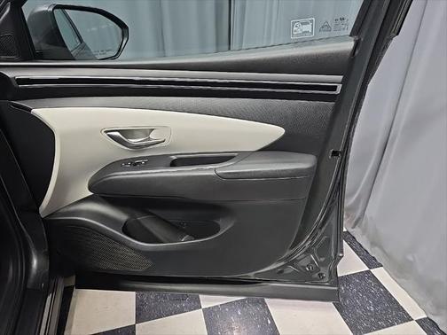 2022 Hyundai TUCSON SE