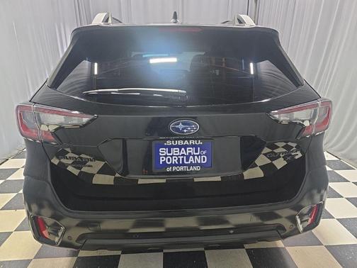 Crystal Black Silica 2021 Subaru Outback Onyx Edition XT