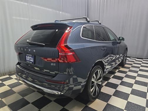 2023 Volvo XC60 B5 Plus Bright Theme