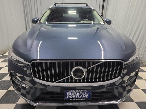 2023 Volvo XC60 B5 Plus Bright Theme