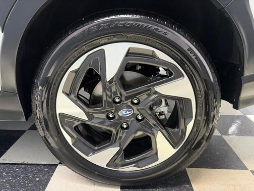 Crystal White Pearl 2025 Subaru Crosstrek Base