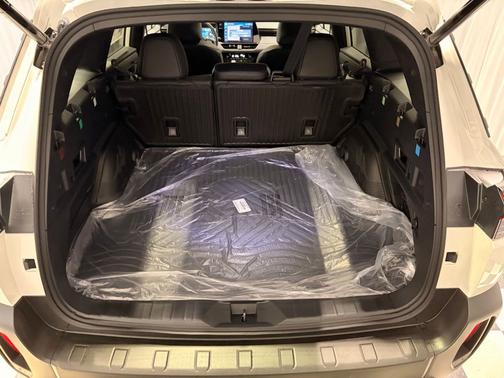 Crystal White Pearl 2026 Subaru Outback Touring XT
