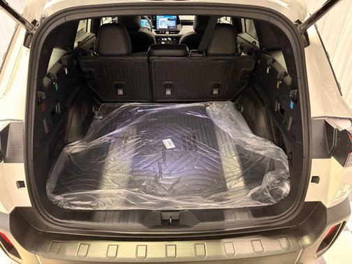 White Pearl 2026 Subaru Outback Touring XT