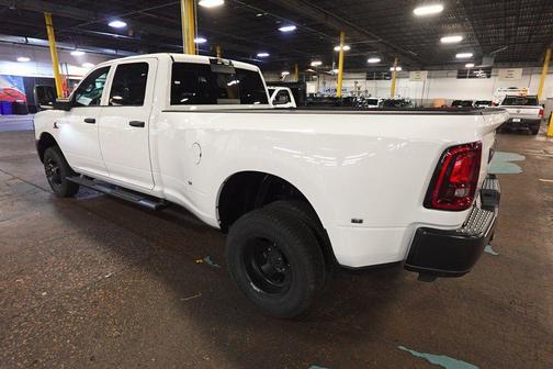 2026 RAM 3500 Tradesman Crew Cab 4x4 8' Box