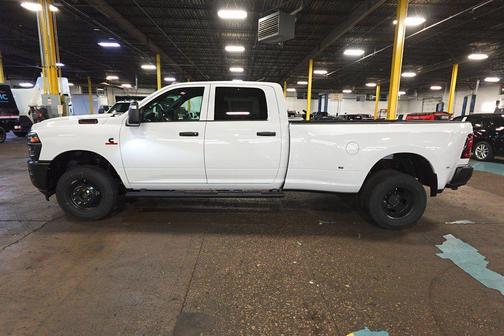 2026 RAM 3500 Tradesman Crew Cab 4x4 8' Box