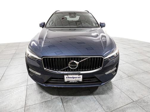 2022 Volvo XC60 B5 Momentum